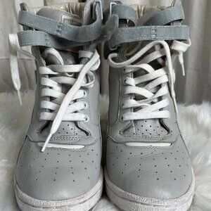 Puma Platform Sneakers, Light Grey and White, Size 8.5